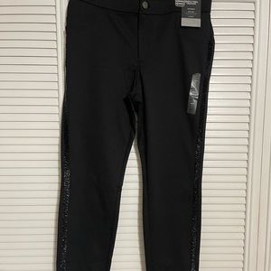 Simply Vera Vera Wang black pants with sparkle trim